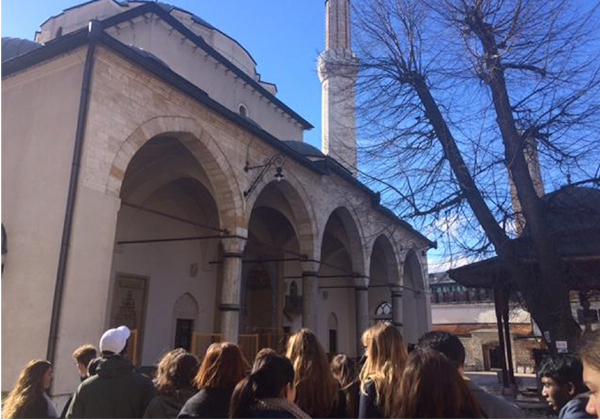 Students visit a mosque. Photo by Breanna Reynolds